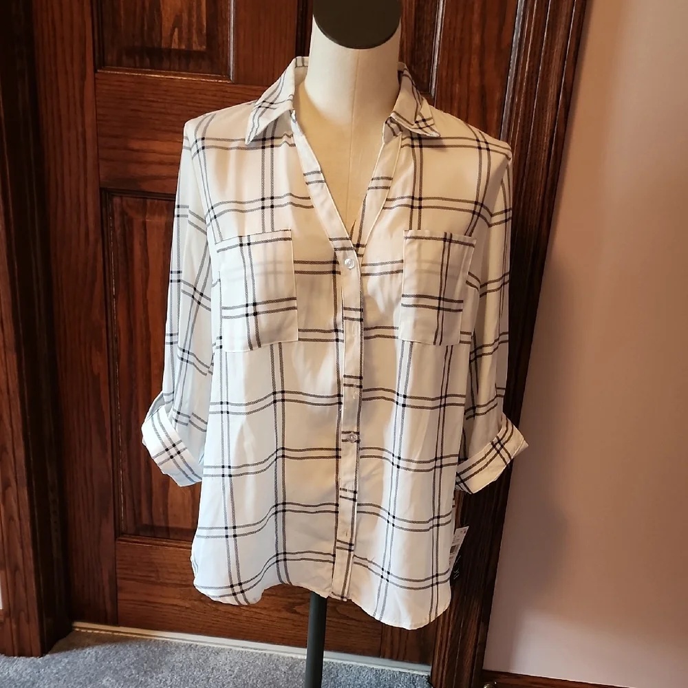 BCX Black and White Relaxed Notched Collar Top - Picture 1 of 5